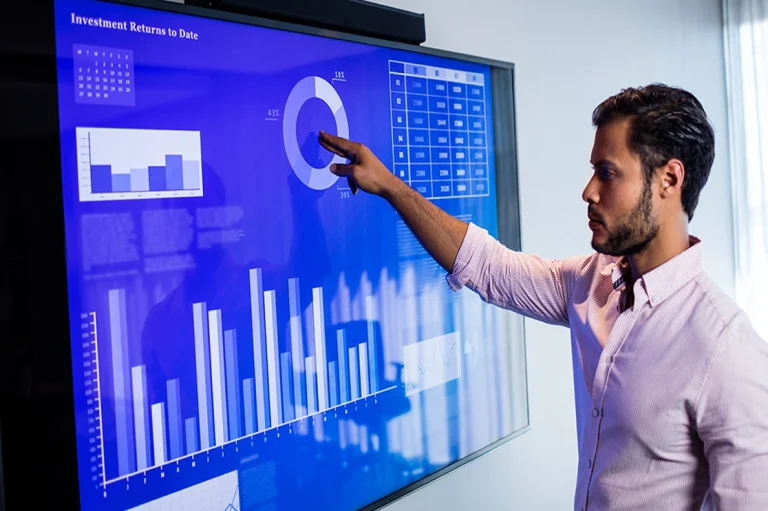 Microsoft Power BI: Exploring the Key Advantages and Disadvantages Microsoft Power BI: Exploring the Key Advantages and Disadvantages